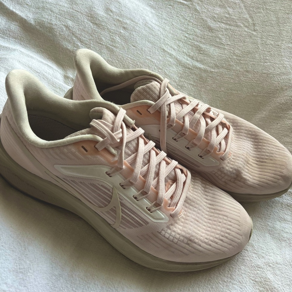 Practically new Pink Nike Air Zoom Pegasus